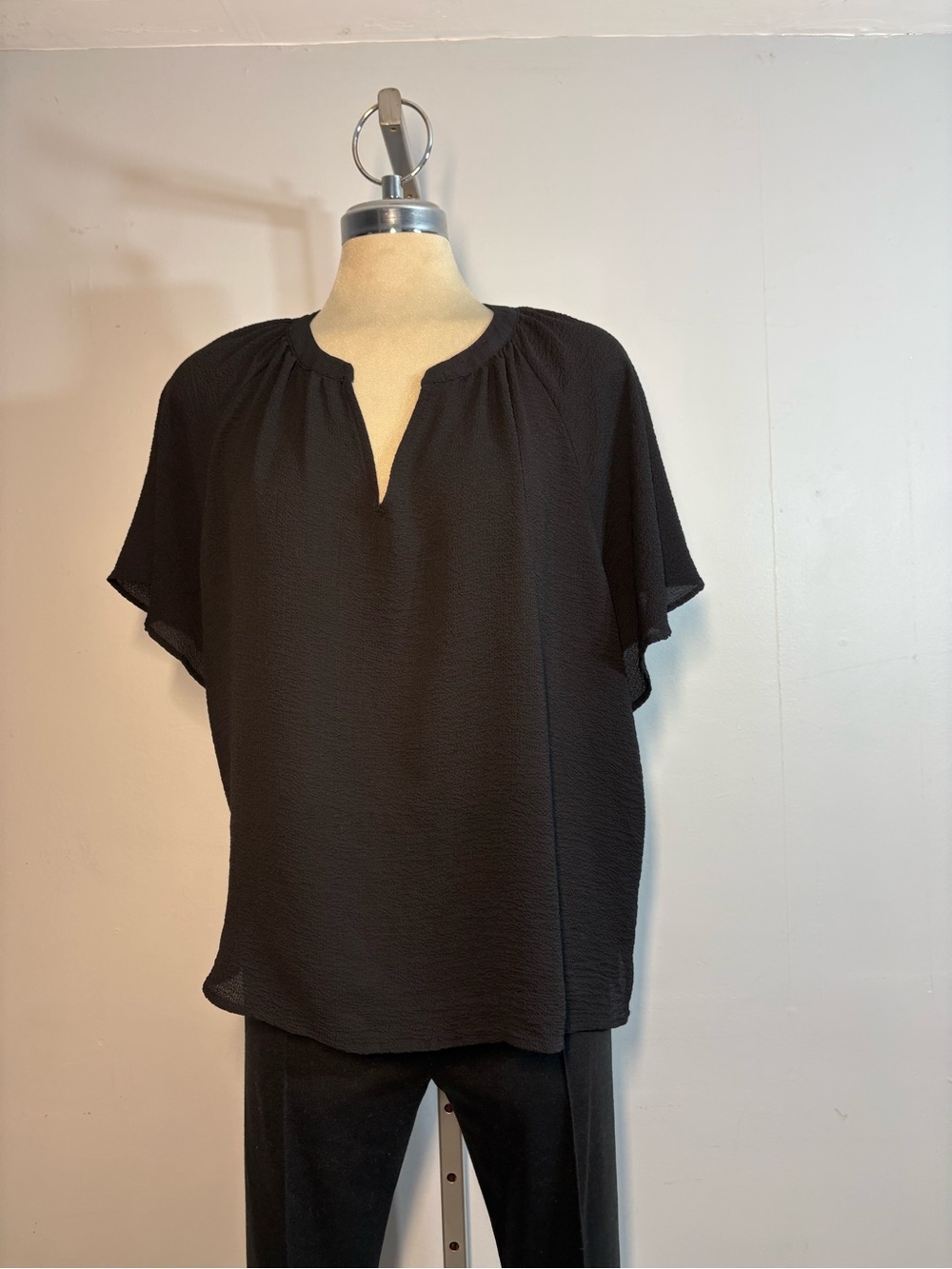 Reitmans Black Split-Neck Flutter Sleeve Blouse